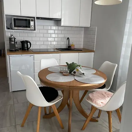 Pod Papugami Kolobrzeg-podczele Apartment *